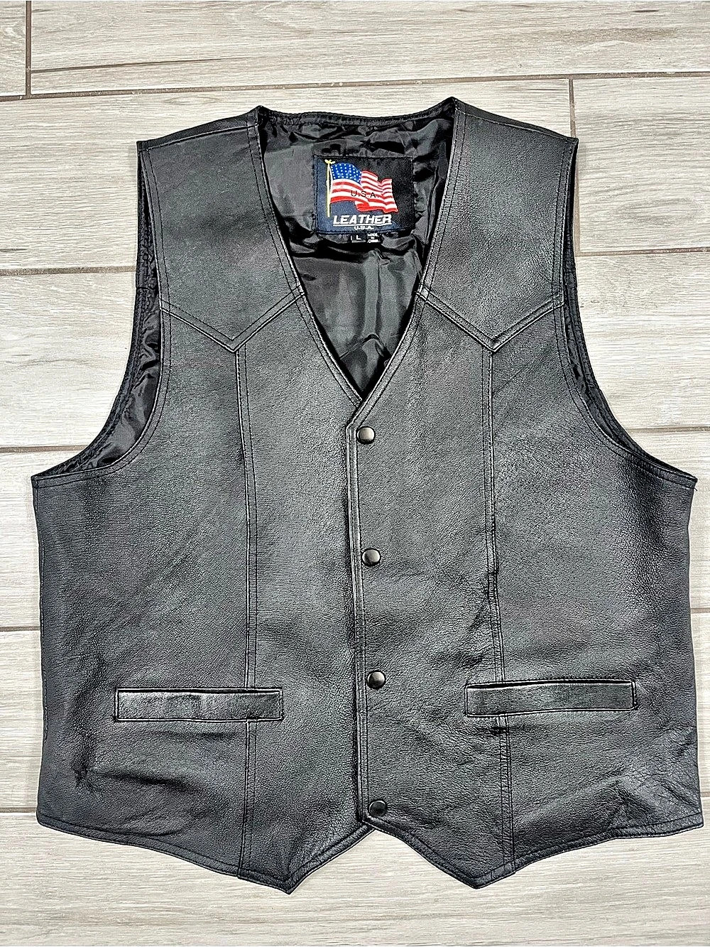 USA Men's Leather Motorcycle Vest POW MIA patch on back. Size Large